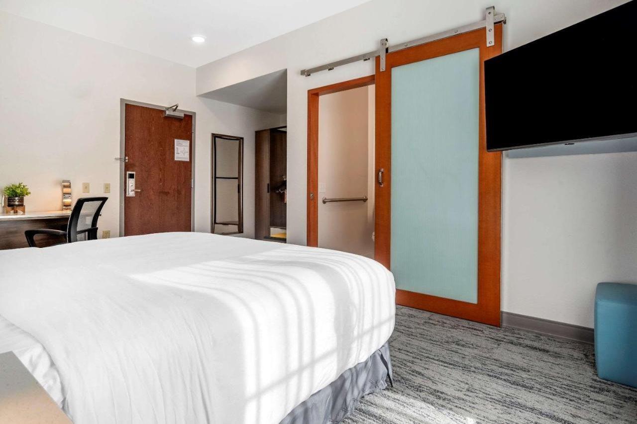 Tryp By Wyndham Tallahassee North I-10 Capital Circle Exterior photo