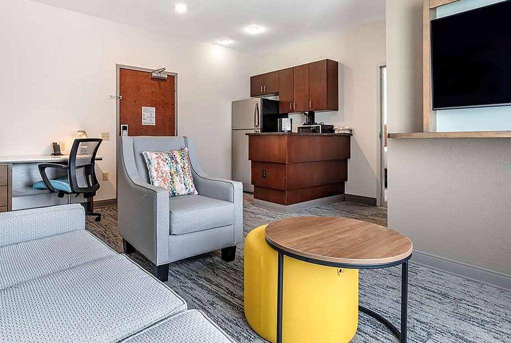 Tryp By Wyndham Tallahassee North I-10 Capital Circle Room photo