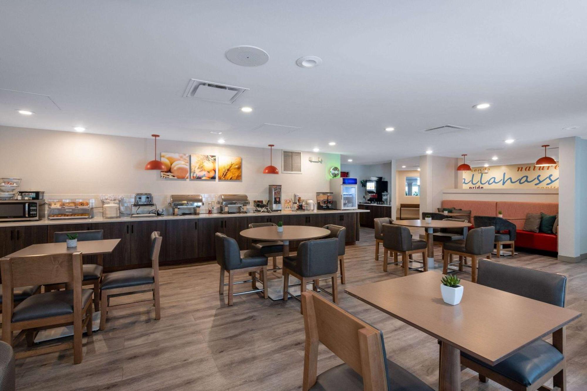 Tryp By Wyndham Tallahassee North I-10 Capital Circle Exterior photo