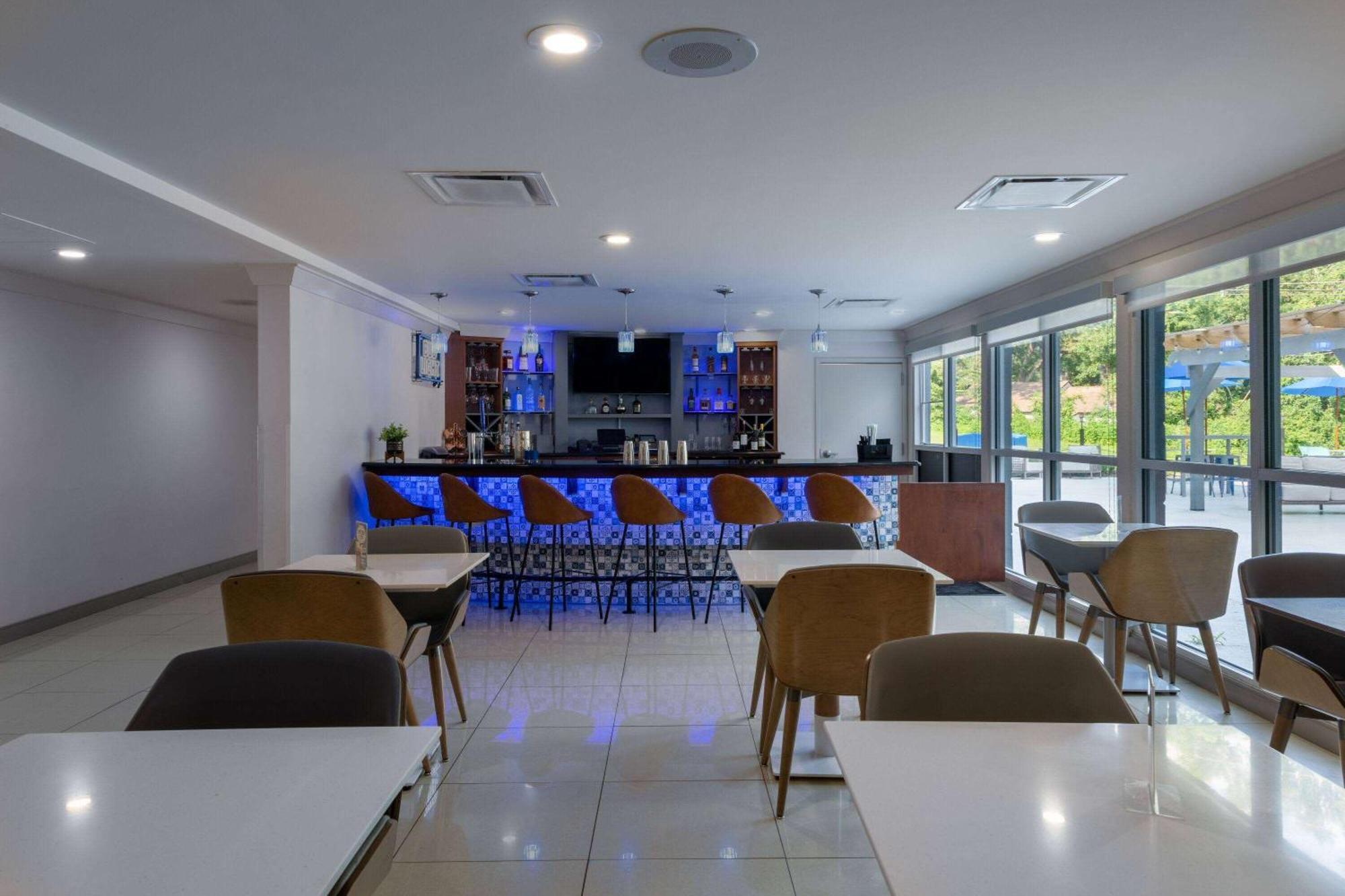 Tryp By Wyndham Tallahassee North I-10 Capital Circle Exterior photo