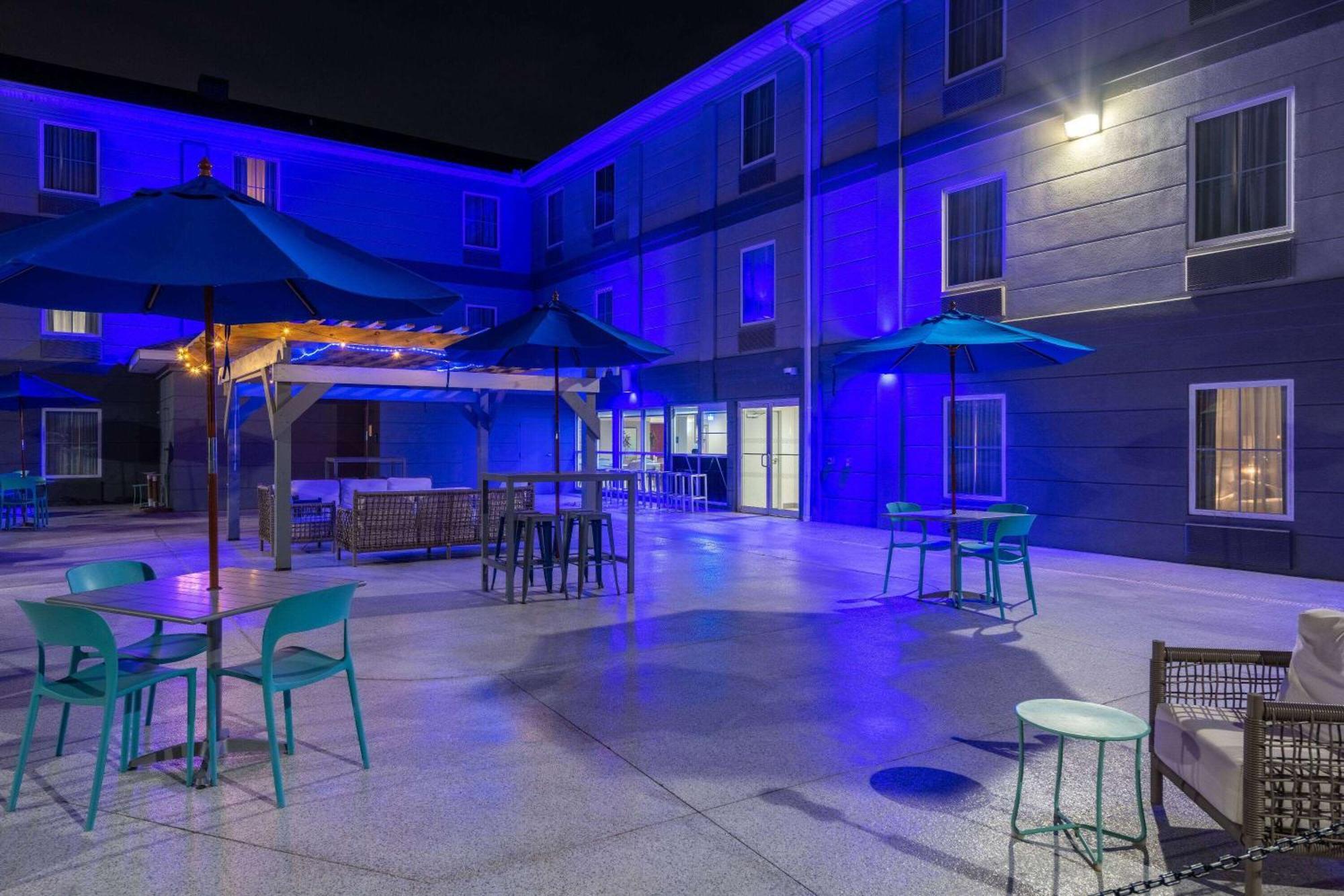 Tryp By Wyndham Tallahassee North I-10 Capital Circle Exterior photo